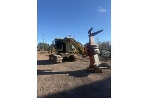 2015 Komatsu XT430-3 Feller Buncher